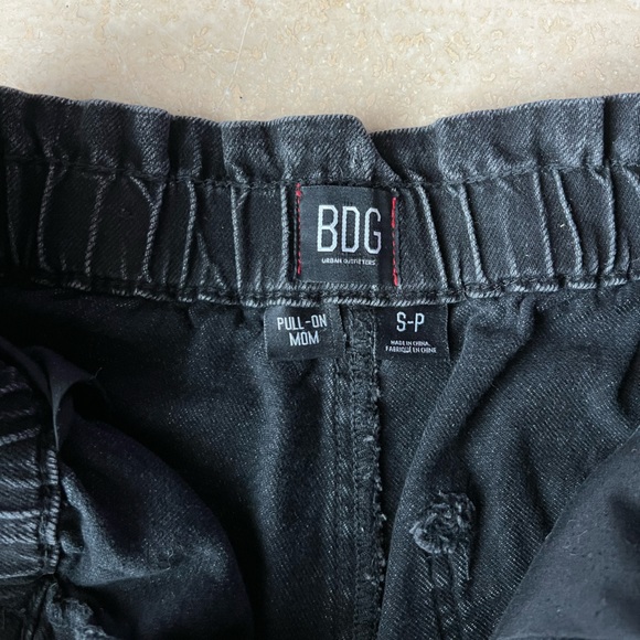 UO Pull-On Mom shorts - Picture 5 of 7